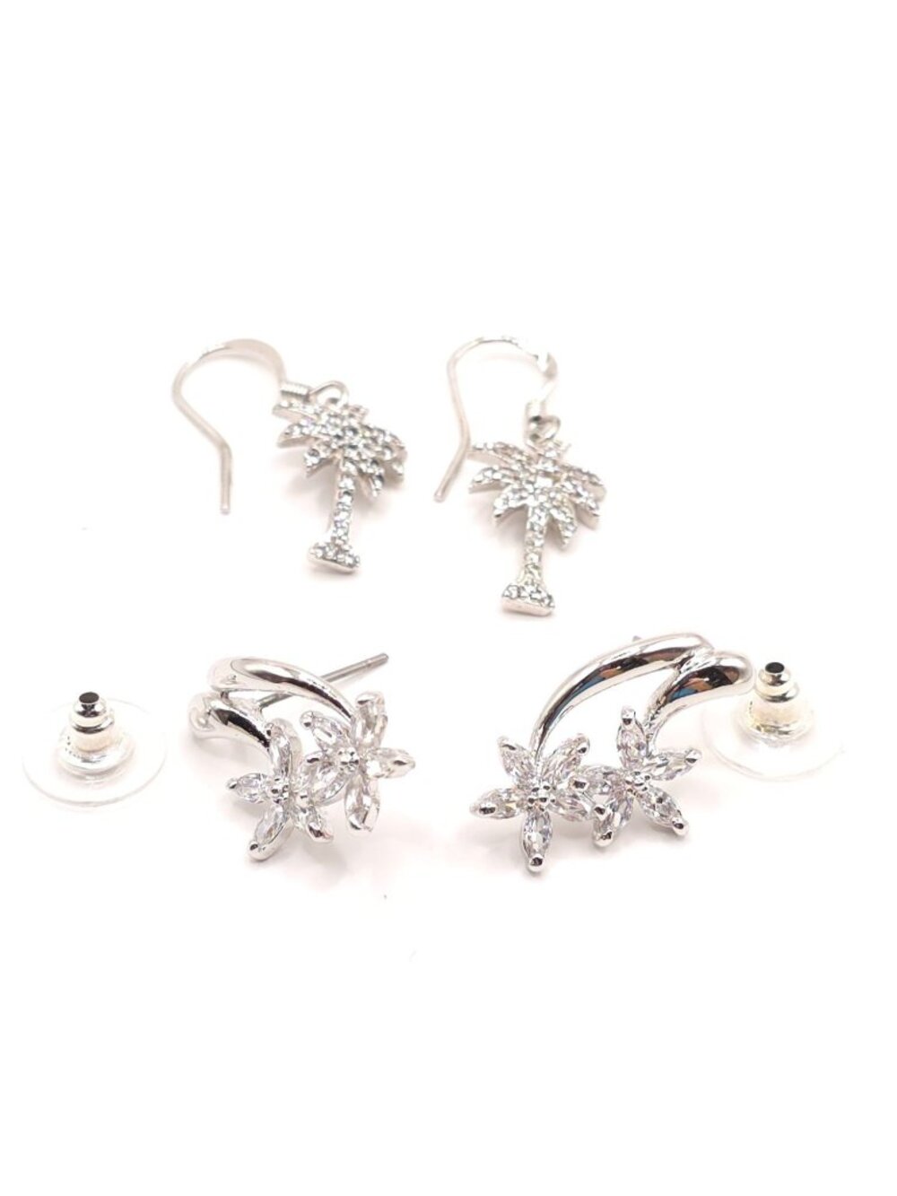 Set Of 2 Nature-Inspired Earrings: Floral Clip-On & Palm Tree Drop Style